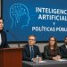 Panel sobre inteligencia artificial y políticas públicas con participantes y presentadora, ilustrando la discusión de lineamientos en IA.